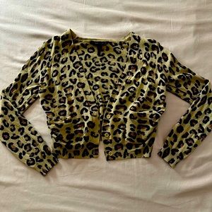 100% Wool BCBG Leopard 🐆 Crop sweater 🤎